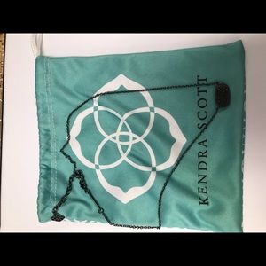 Kendra Scott necklace